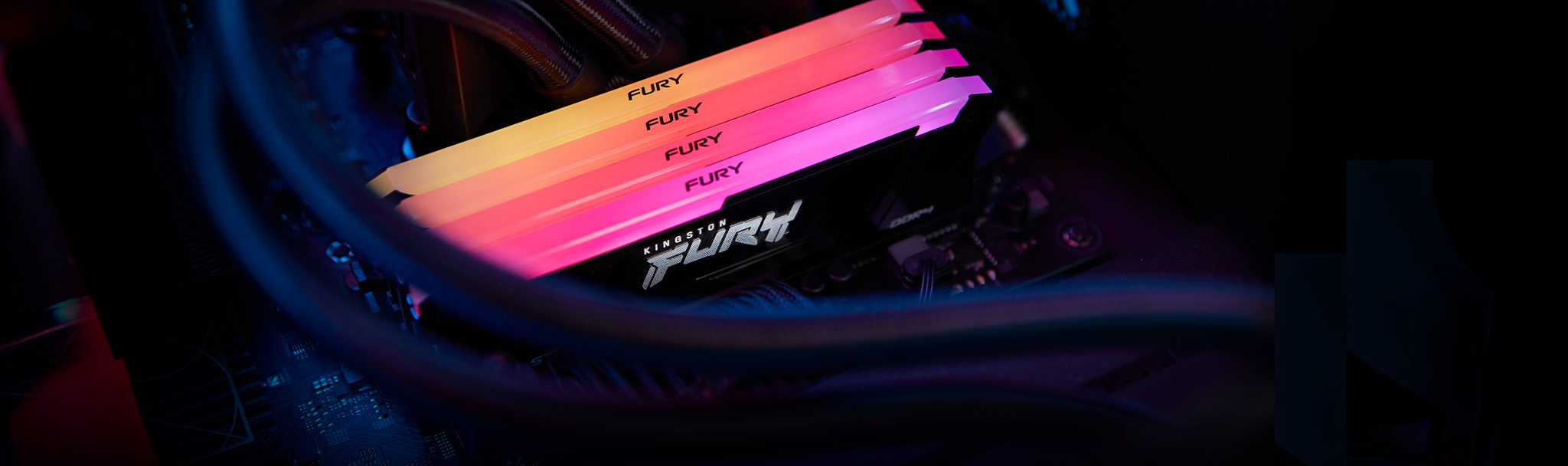 Módulos Kingston Fury Beast DDR4 instalados em computador gamer